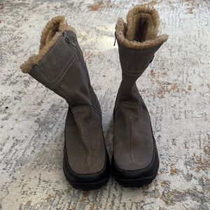 Clarks Gray and Black Winter Boots